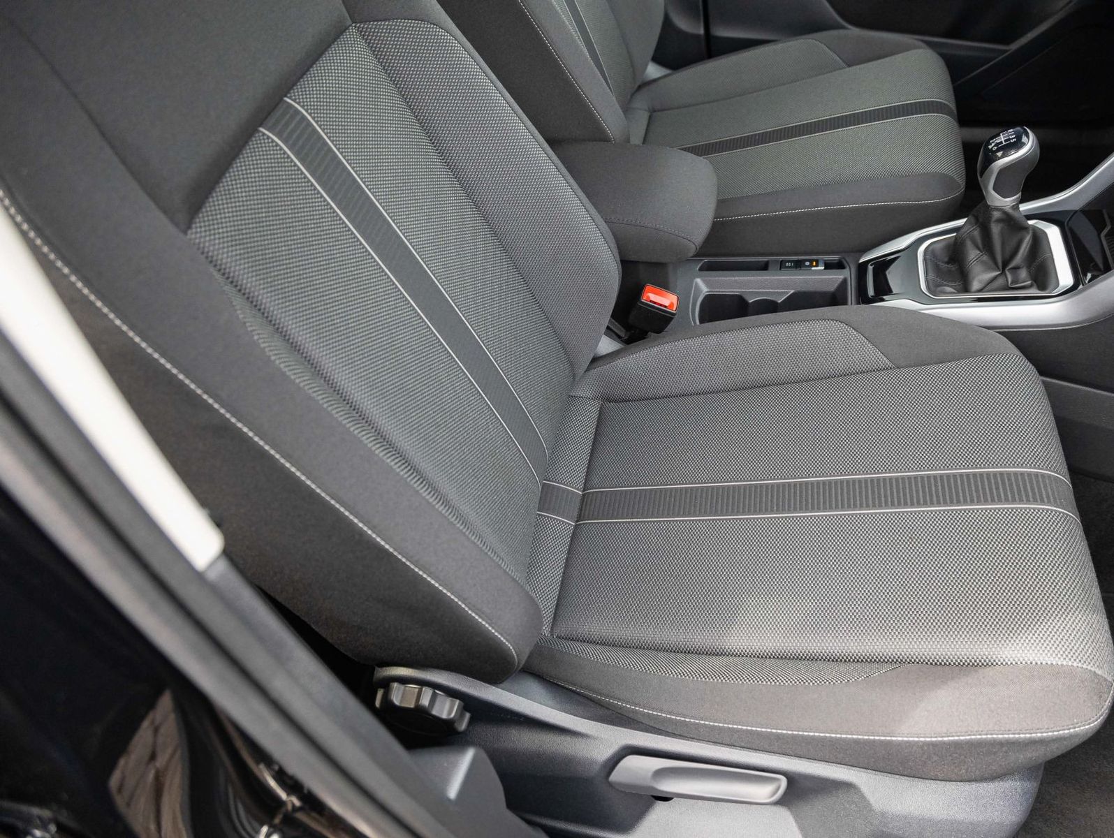 Volkswagen T-Roc 1.0TSI Life - Samsaru's Car Outlet