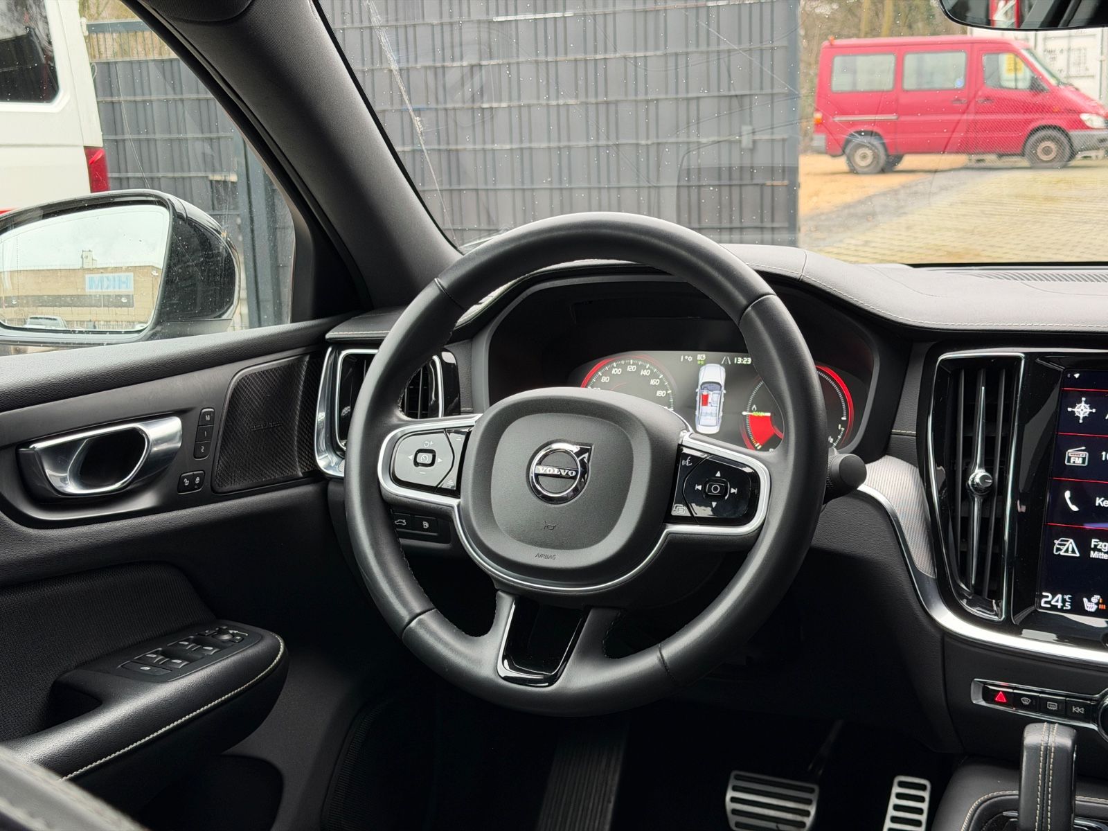Volvo S60 Lim. R Design Plug-In Hybrid AWD Pano VOLL