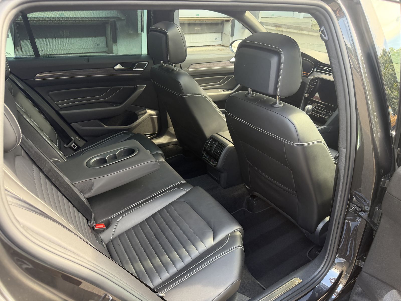 Volkswagen Passat R-Line LED Virtual Pano Massage H&K AHK