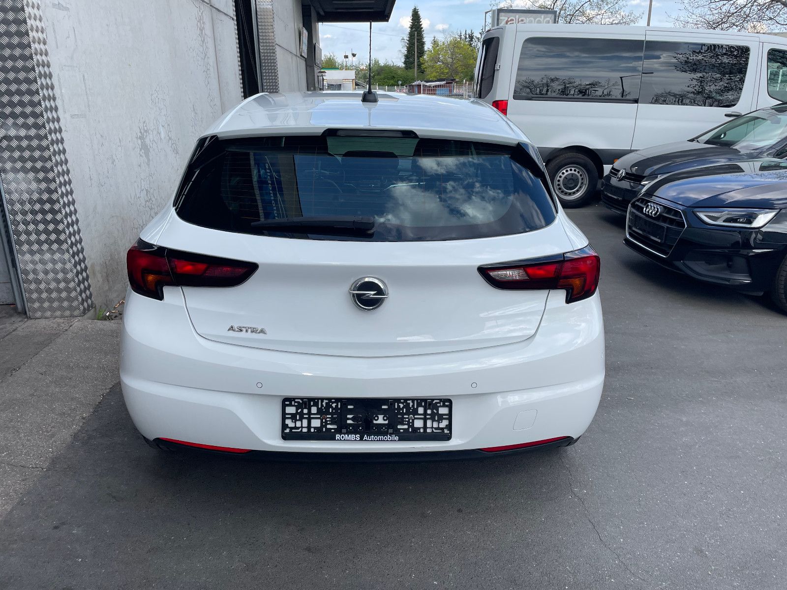 Opel Astra 1.5 D Autom. Limousine - Samsaru's Car Outlet