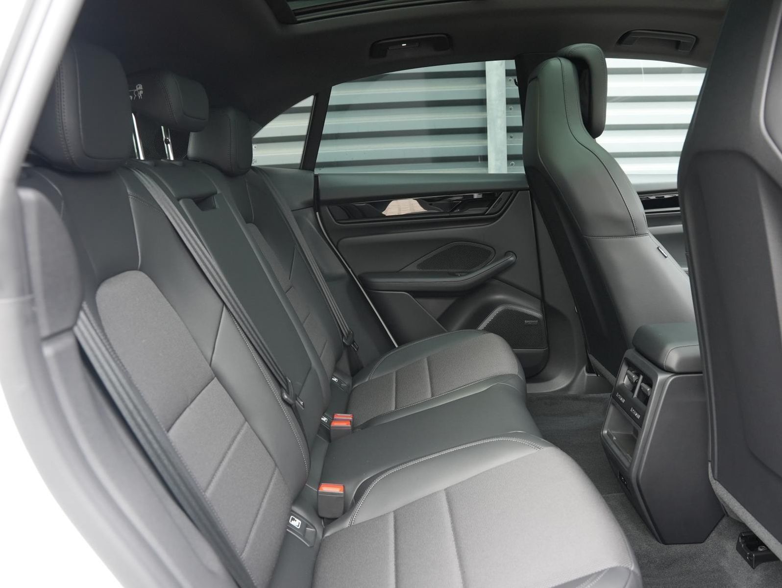 Porsche Macan 4S - Samsaru's Car Outlet
