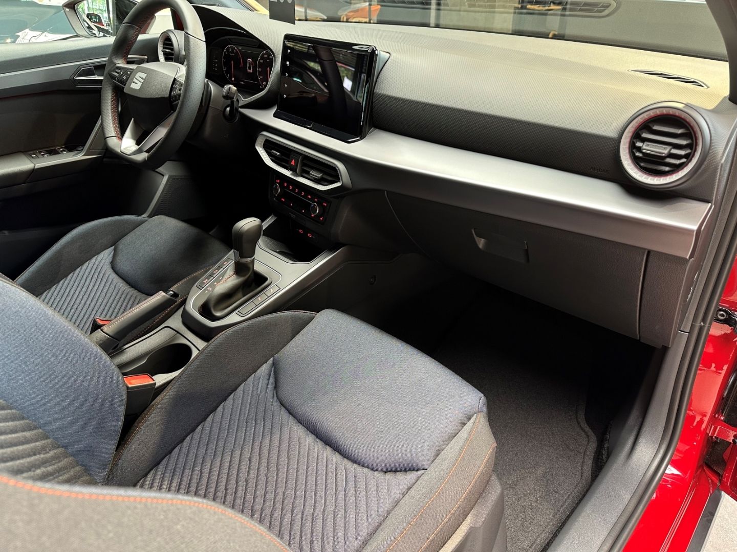 Seat Arona 1.5 TSI DSG FR ACC LED Navi Ahk PDC FullLi