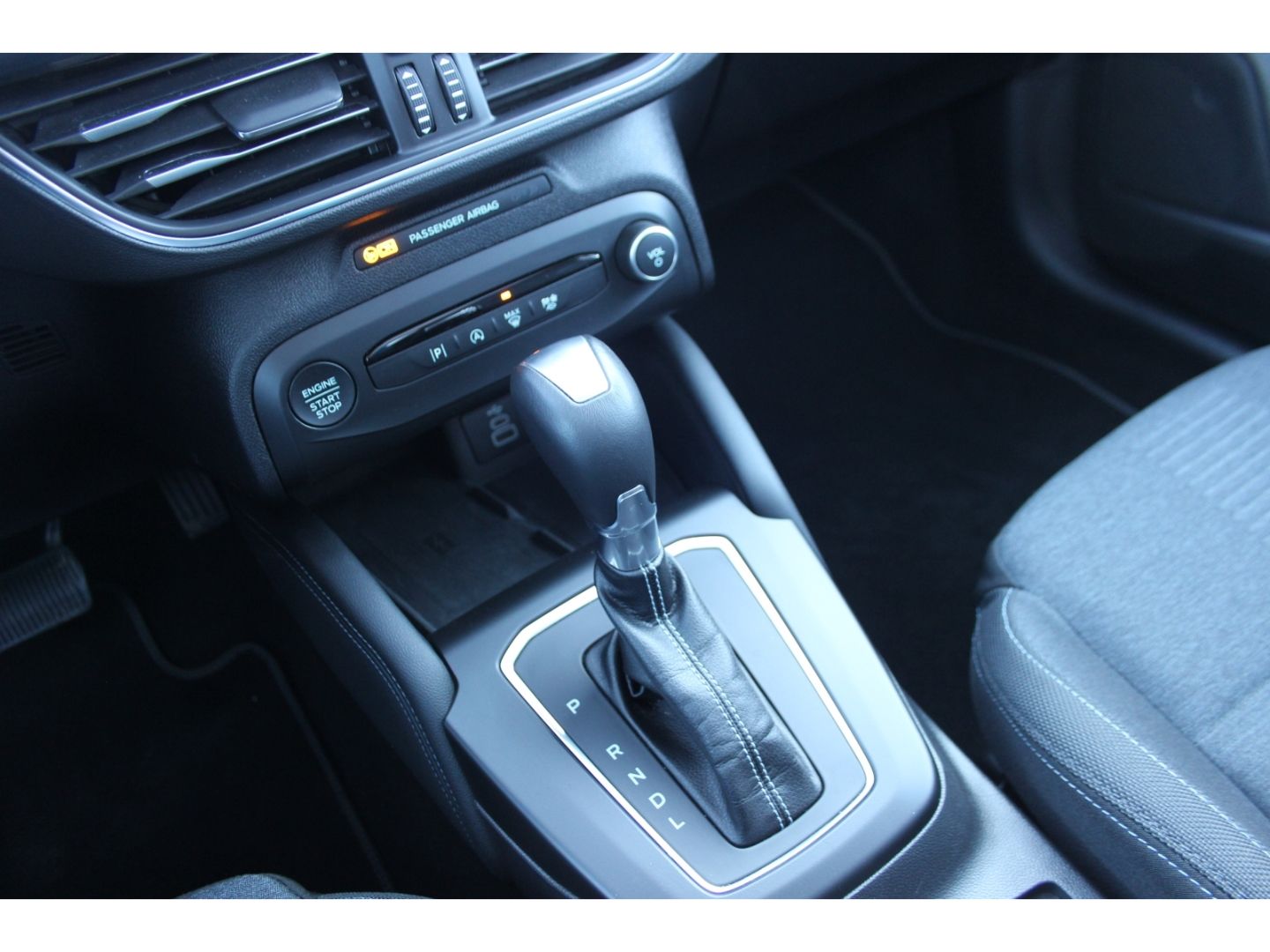 Ford Focus 1.0 Active X Matrix AHZV P-Dach 18'' B&O