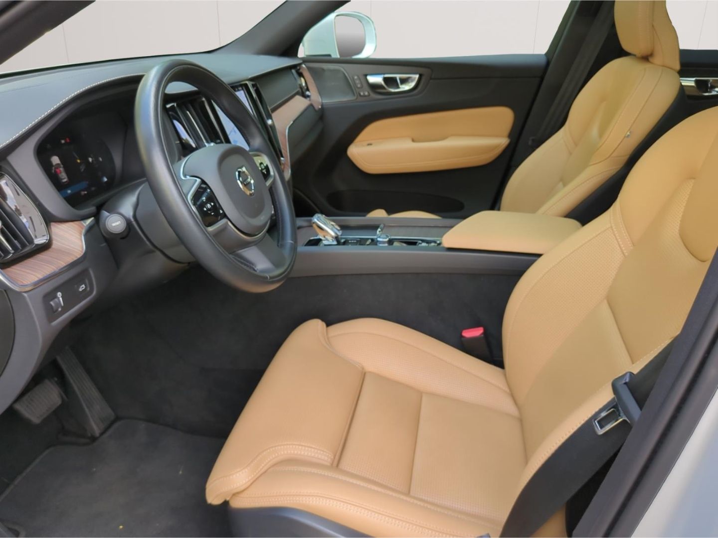 Volvo XC60 B6 AWD Inscription *Luft*SH*Pano*Nappa*