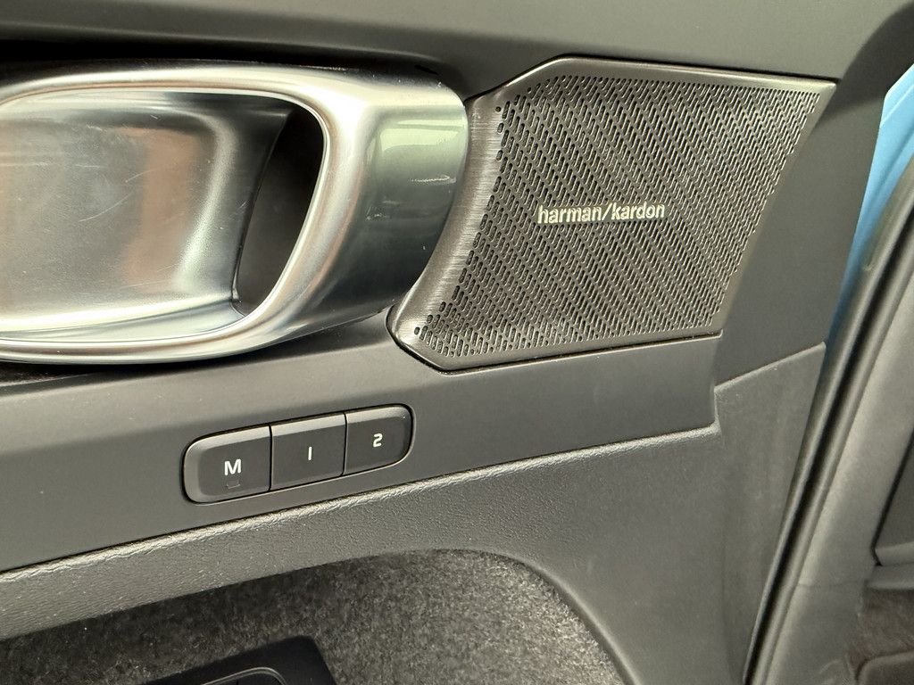 Volvo XC40 Ultimate AWD Recharge Pure Electric ACC LED