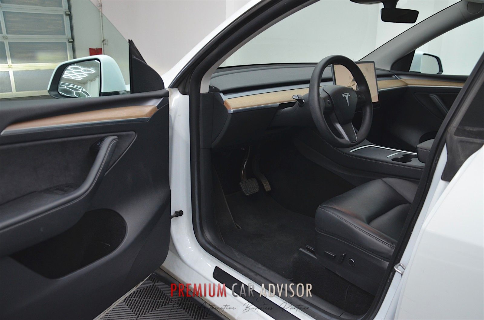 Tesla Model Y Long Range Dual AWD 19" AHK