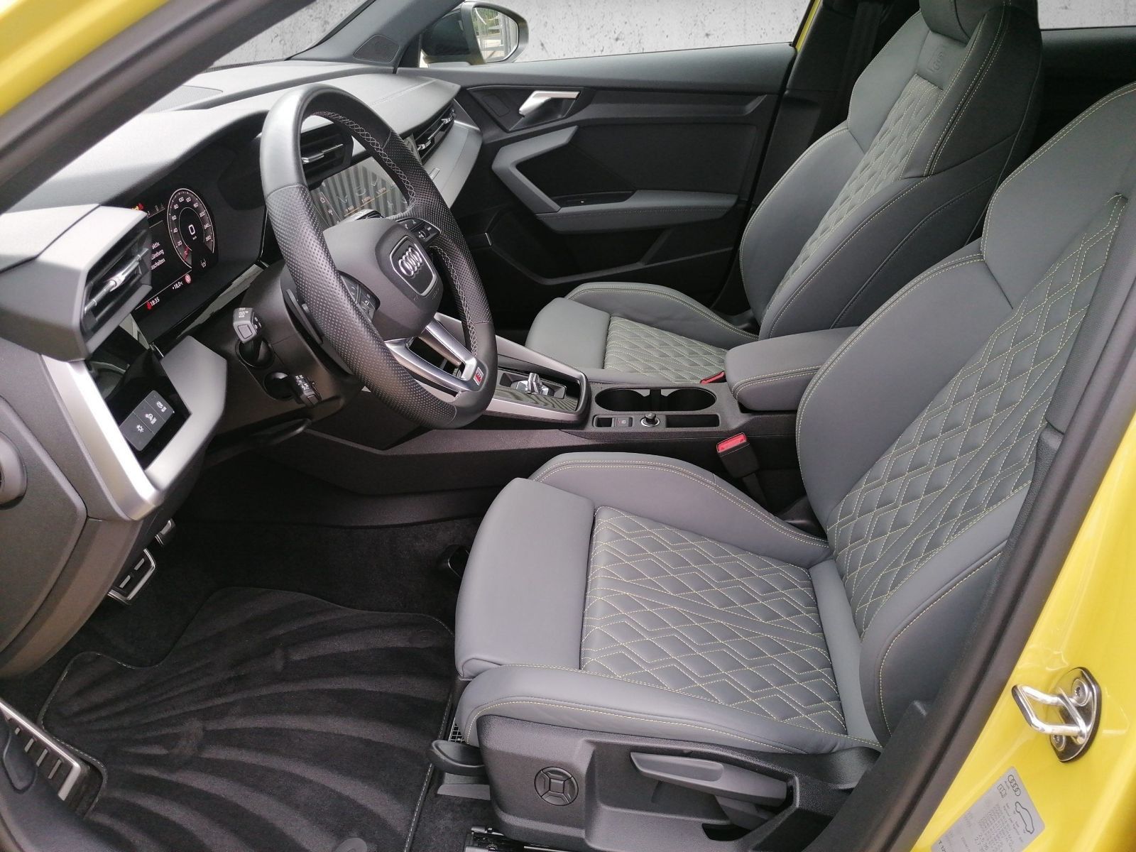 Audi A3 Sportback 35 TFSI S line - Samsaru's Car Outlet