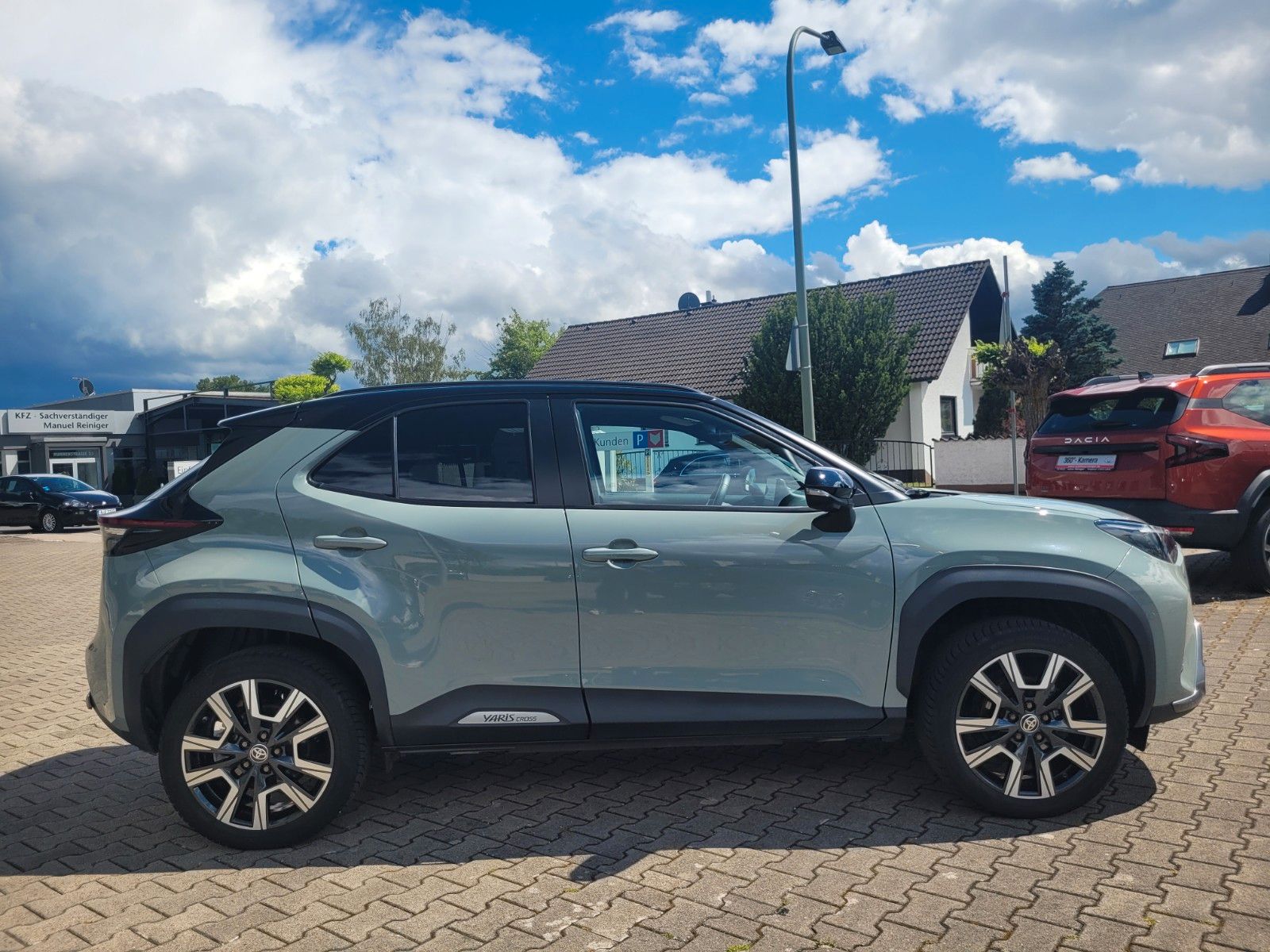 Toyota Yaris Cross Hybrid 4x4 Premiere Edt.*Vollausst.*