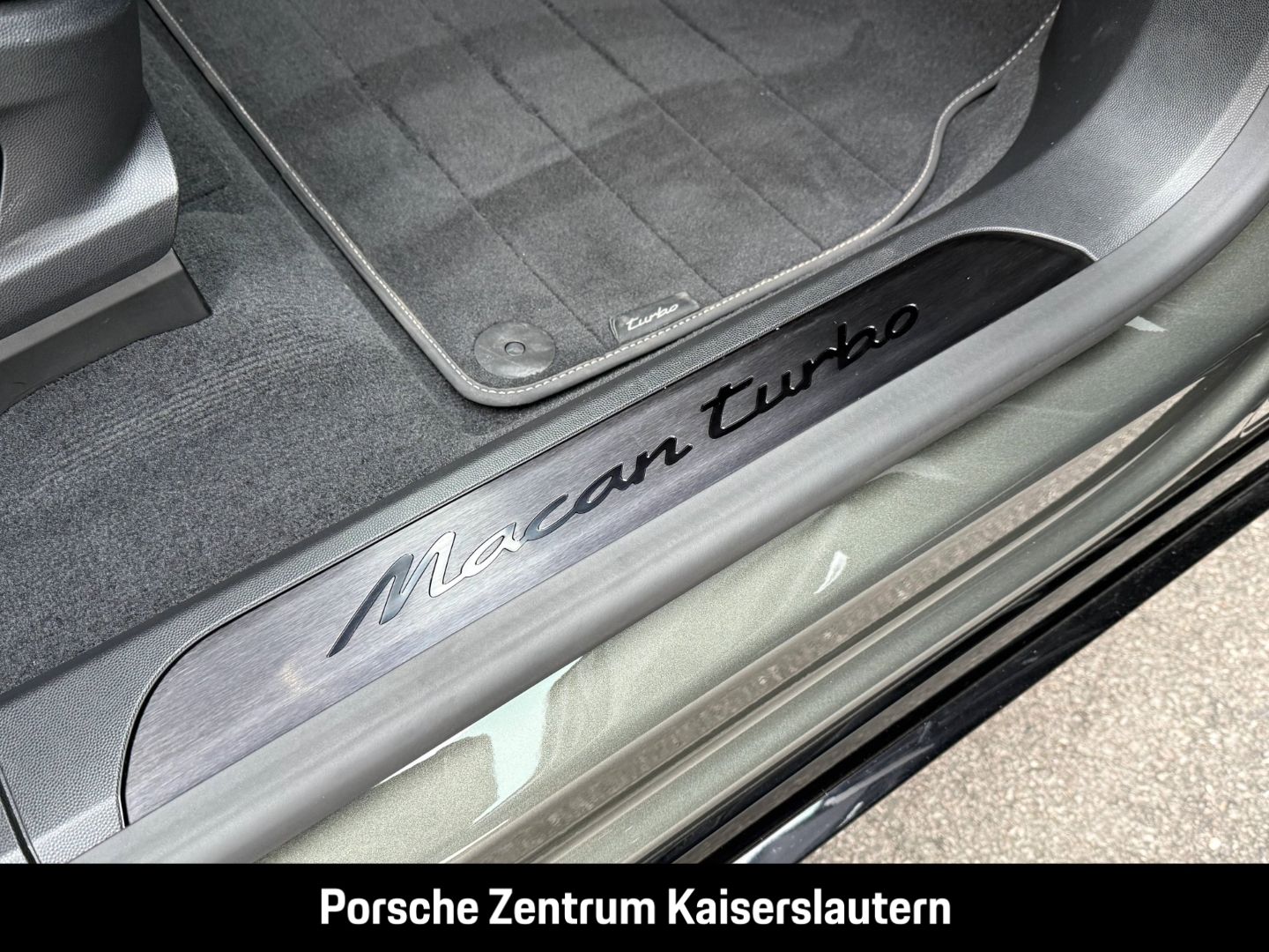 Porsche Macan Turbo 22-Zoll Rückfahrkamera LED-Matrix