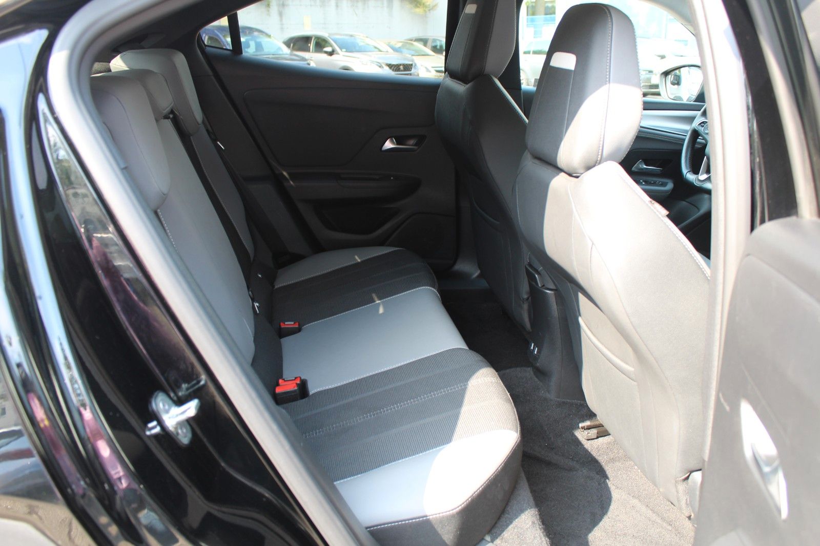 Opel Mokka Elegance - Samsaru's Car Outlet