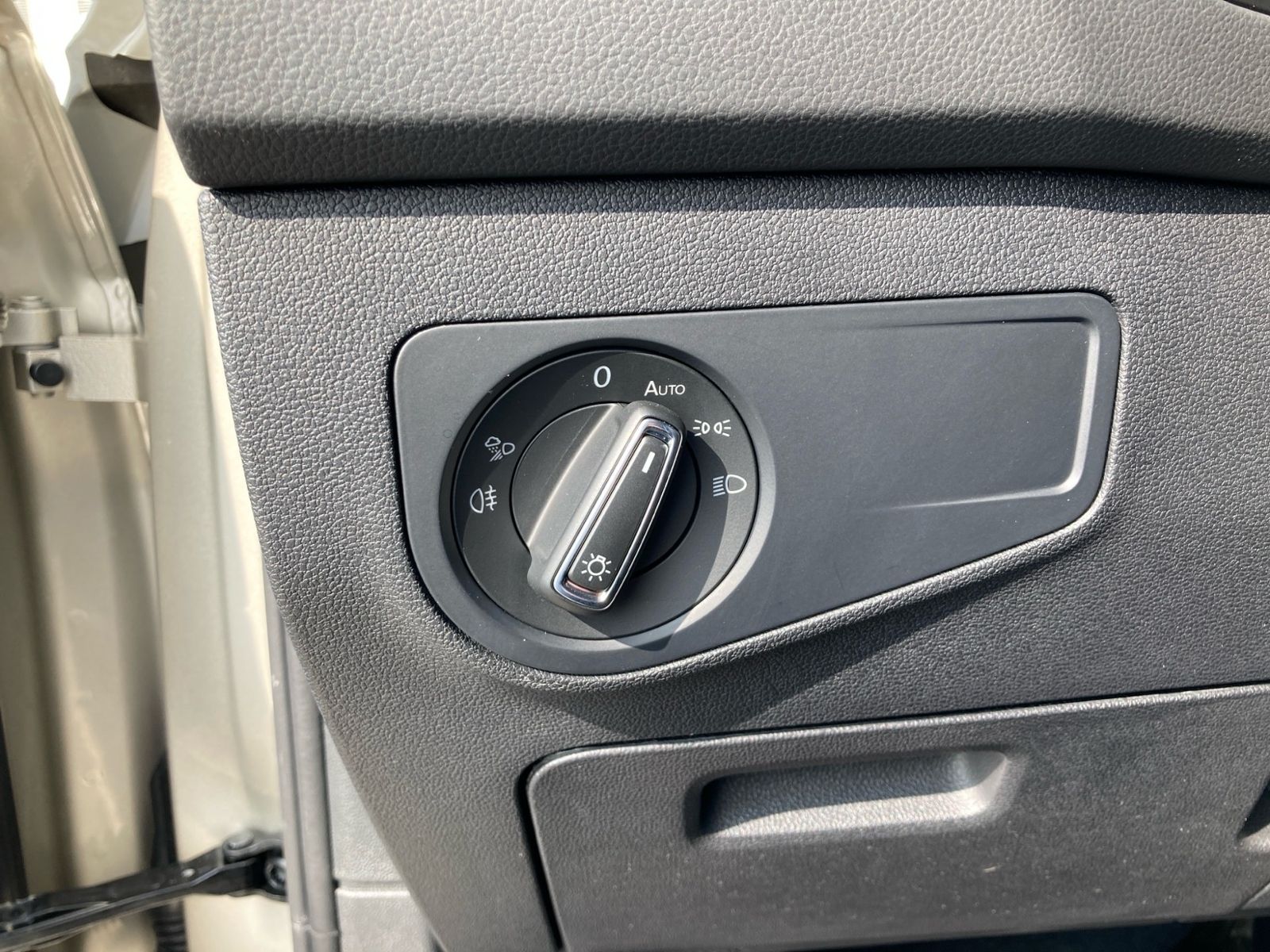 Volkswagen Tiguan 1.5 TSI Elegance - Samsaru's Car Outlet