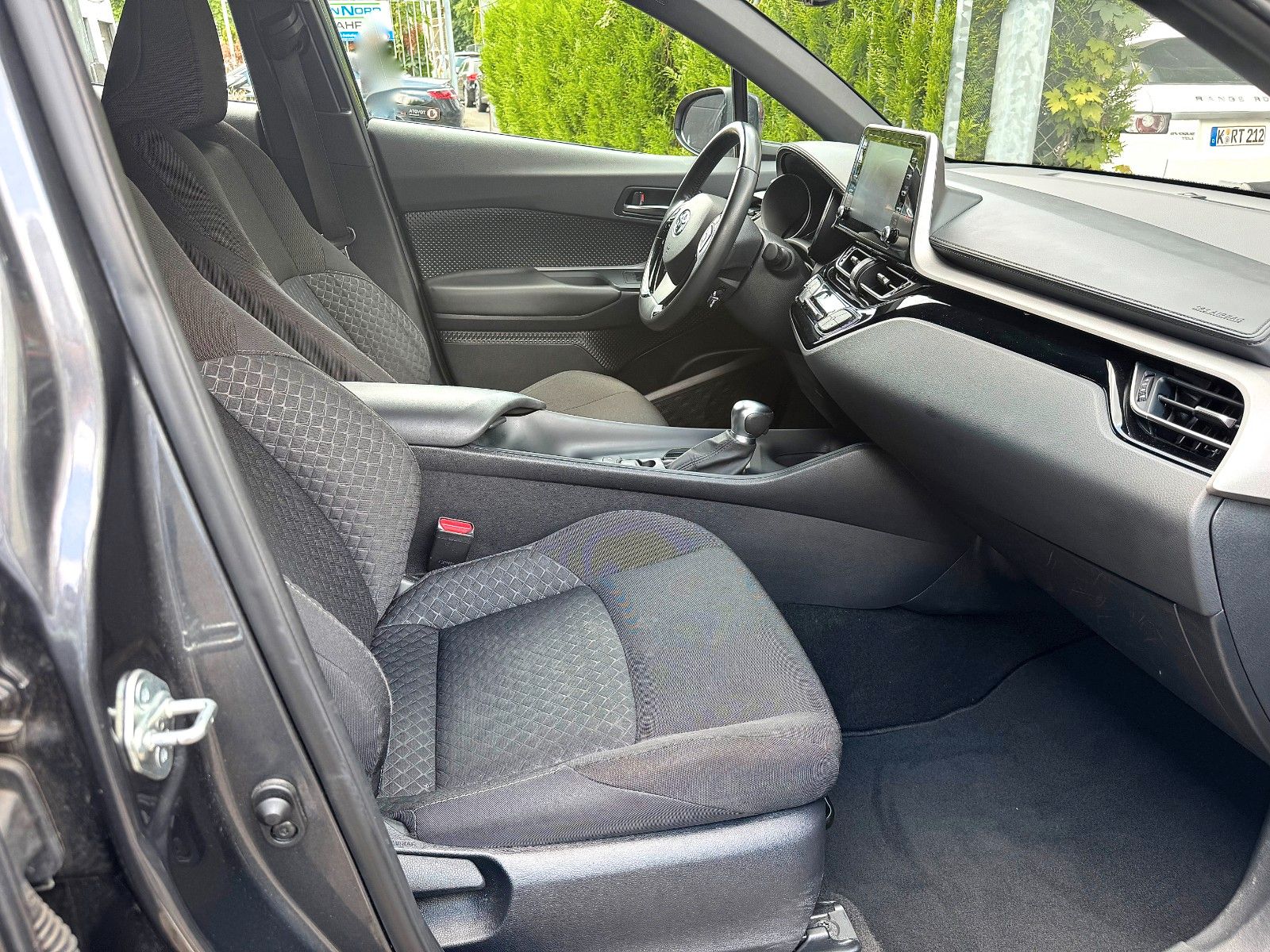 Toyota C-HR Hybrid Business Edition - Samsaru's Car Outlet