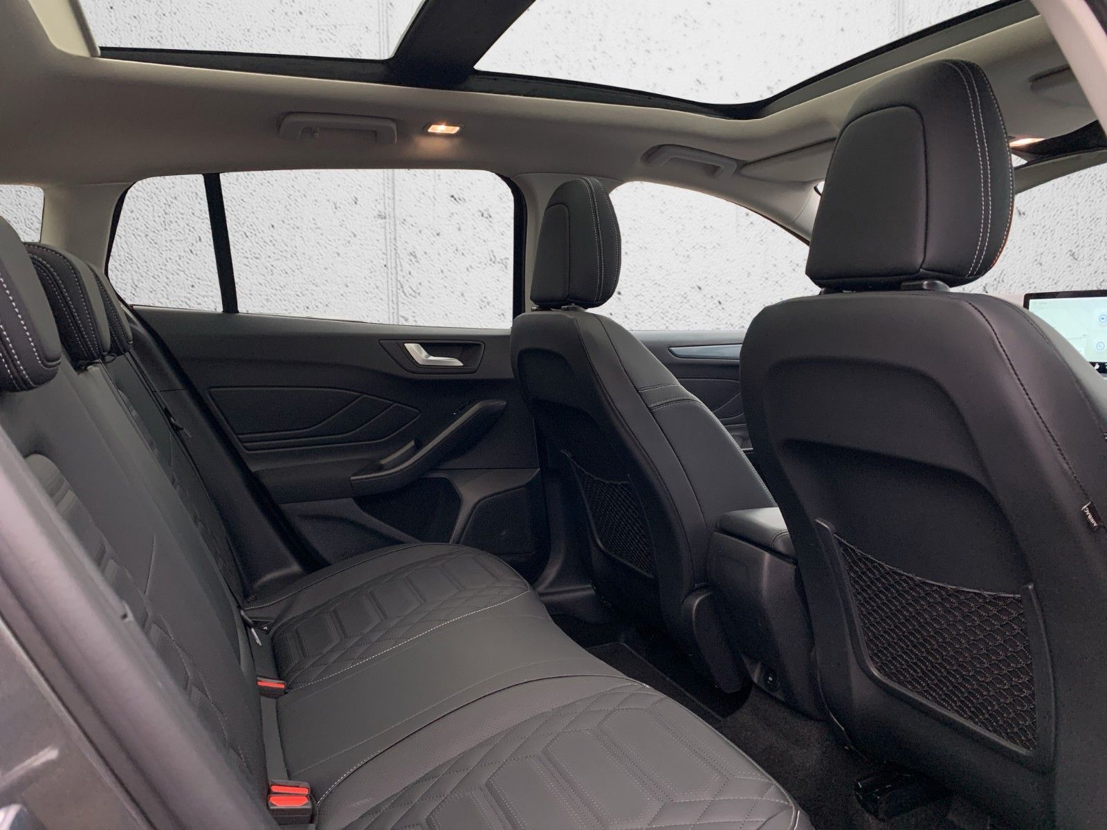 Ford FOCUS ACTIVE X+AUTOMATIK+NAVI+KAMERA+PANORAMA!