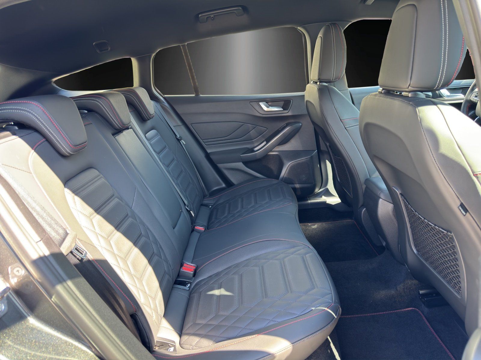 Ford Focus 1.0 ST-Line X Aut./LED/ACC/KAMERA/NAVI/HUD