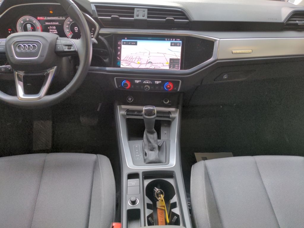 Audi Q3 35 TDI quattro S tronic - Samsaru's Car Outlet