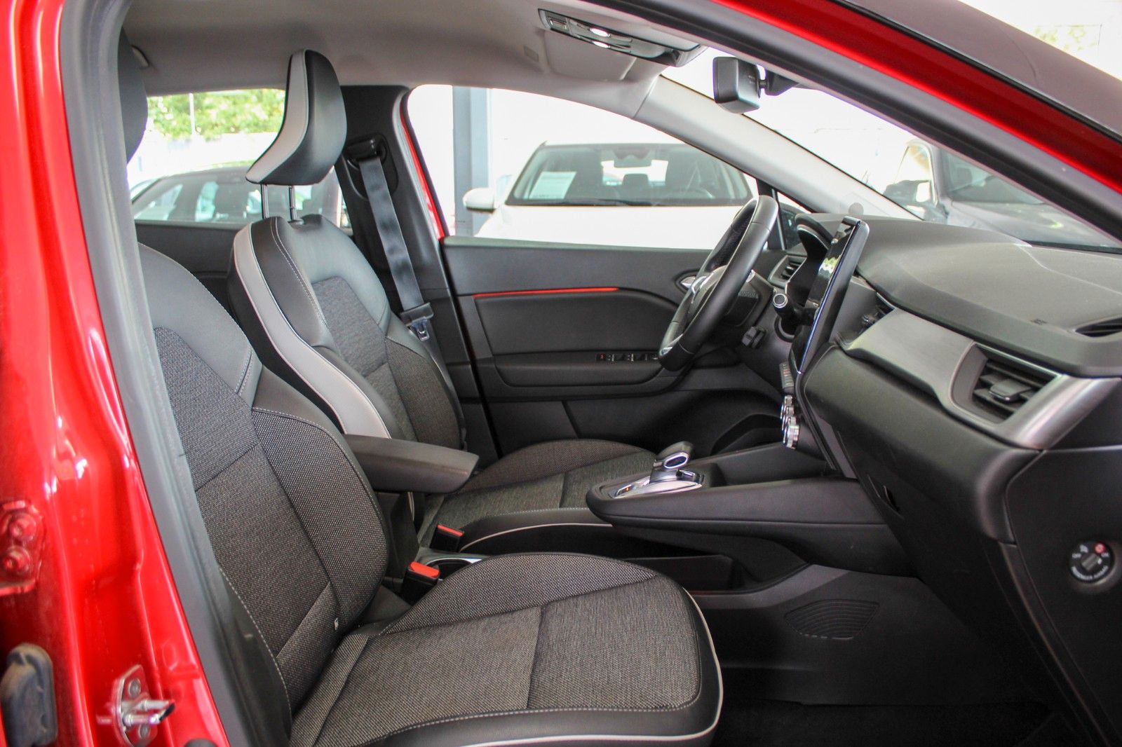 Renault Captur 1.6 E-Tech Hybrid Intens - Samsaru's Car Outlet