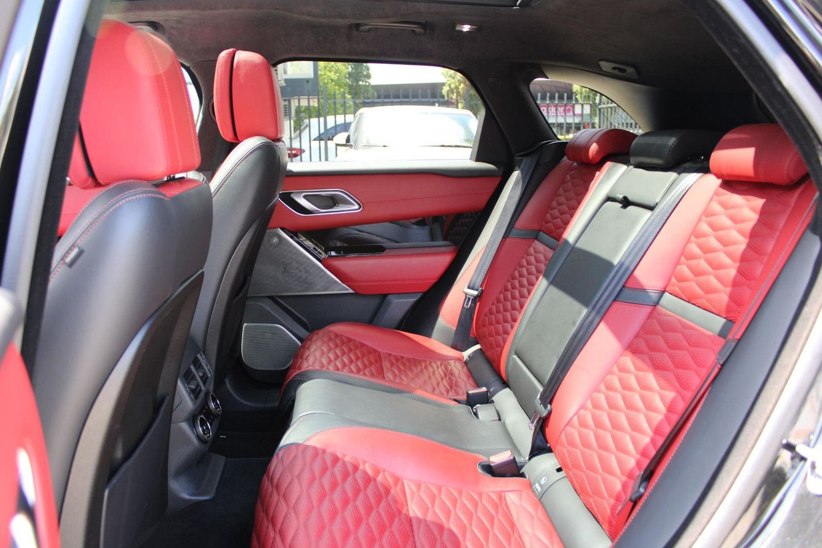 Range Rover Velar 5.0 V8 SVAutobiography Dynamic - Samsaru's Car Outlet