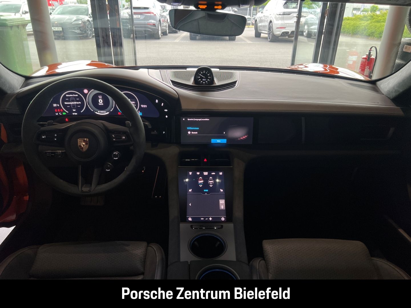 Porsche Taycan GTS Pastellorange Soft-Close SurroundView