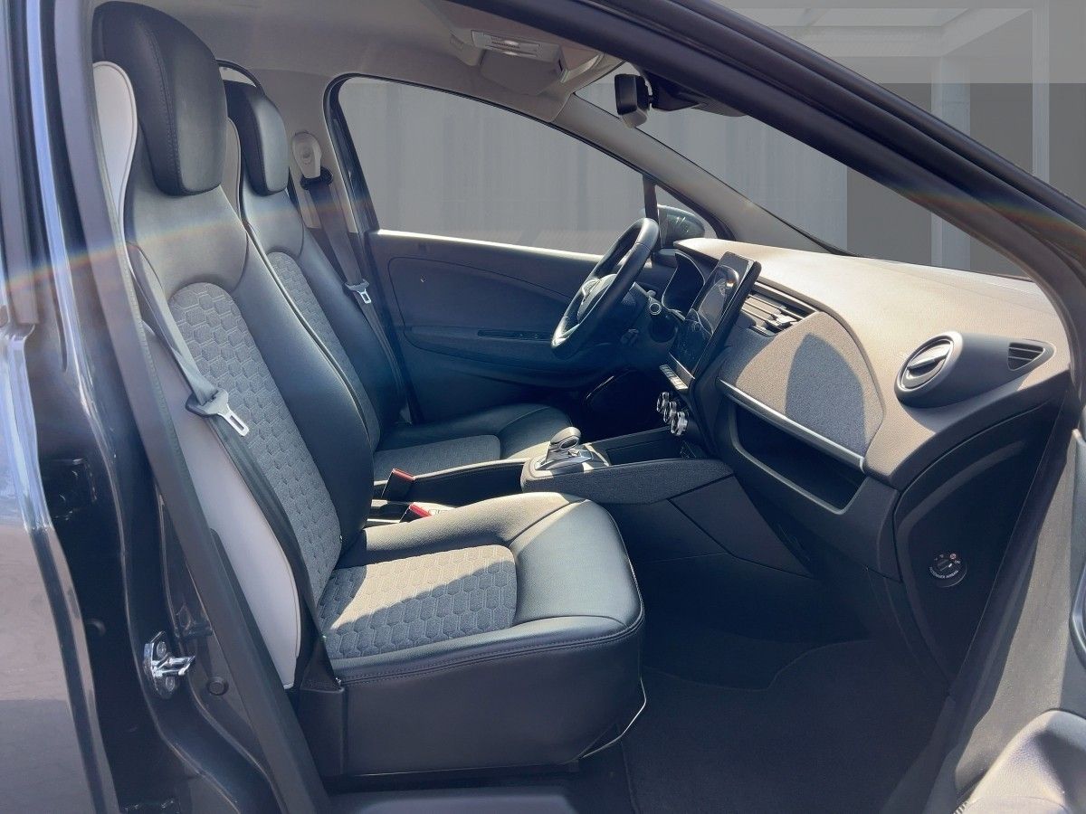Renault ZOE R135 Z.E. 50 Intens - Samsaru's Car Outlet