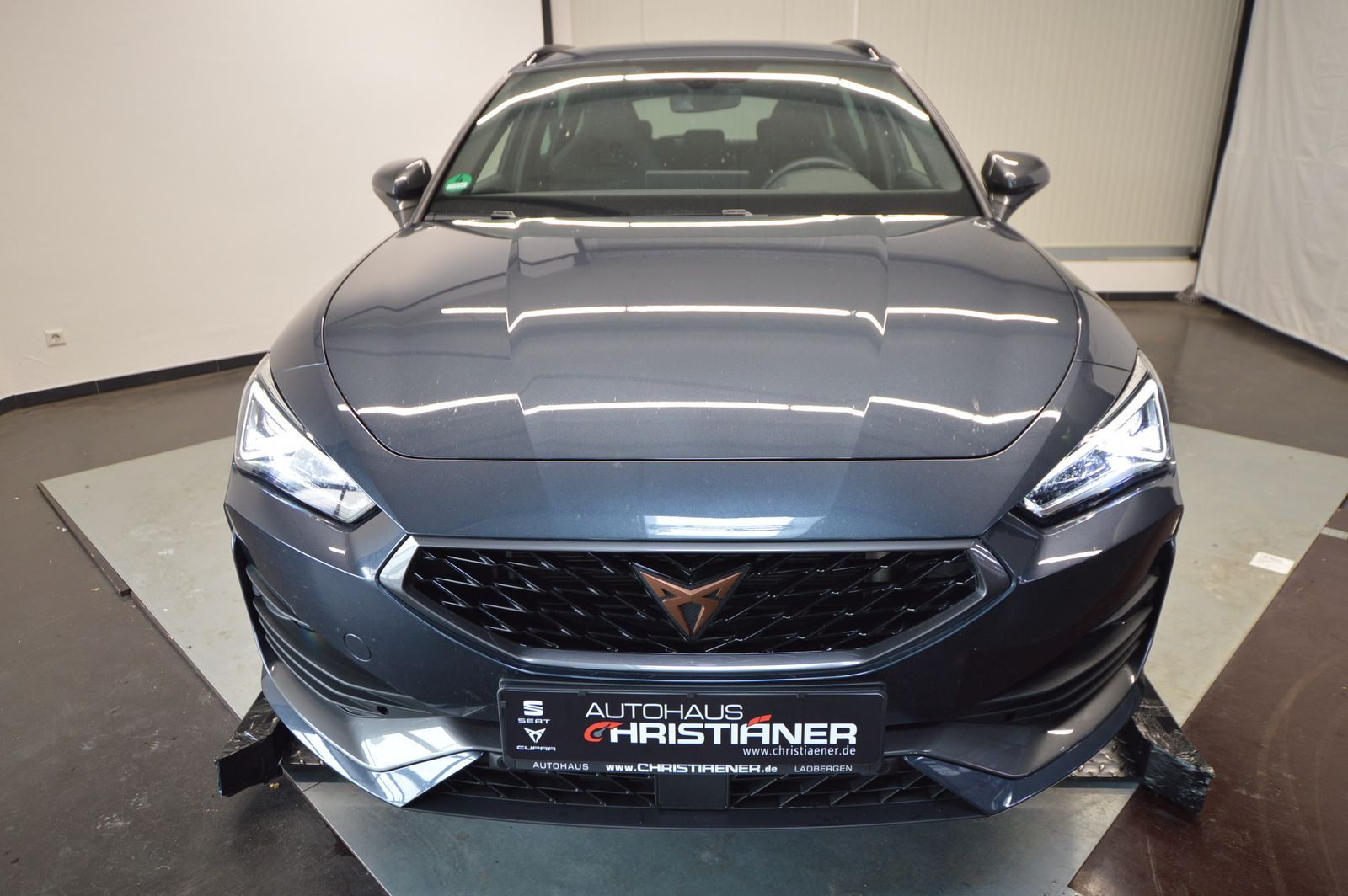 Cupra Leon Sportstourer 1.4 e-HYBRID VZ - Samsaru's Car Outlet