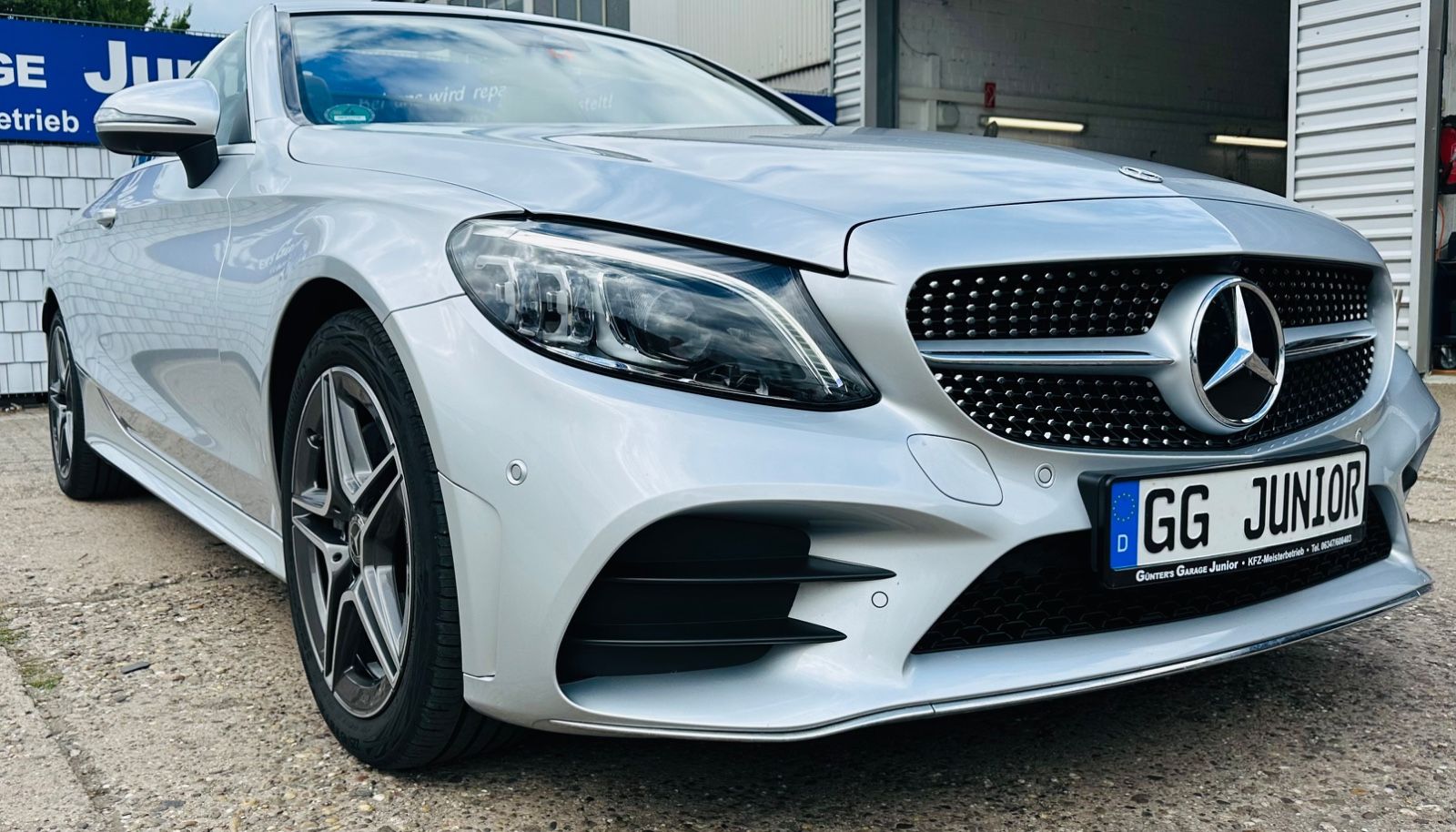 Mercedes-Benz C 200 AMG Line - Samsaru's Car Outlet