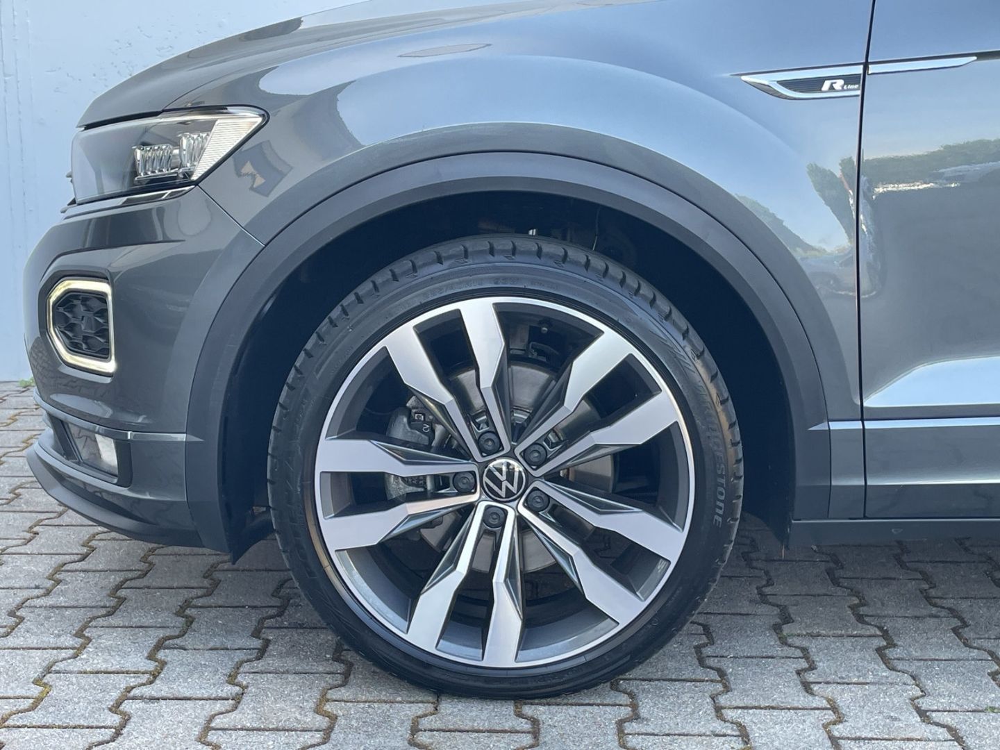 Volkswagen T-Roc 2.0TSI DSG R-Line Sport 4Motion - Samsaru's Car Outlet