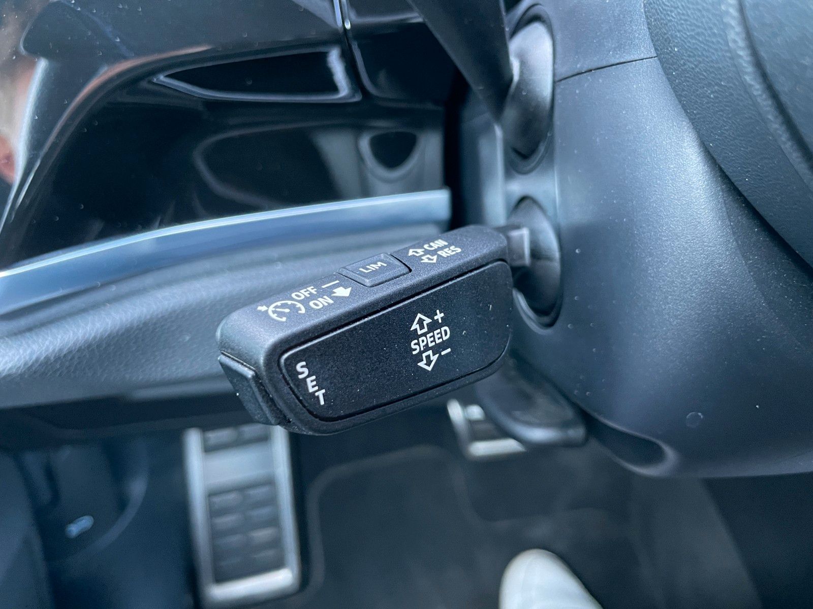 Audi Q3 Sportback 2,0TFSI quattro Sline Black - Samsaru's Car Outlet