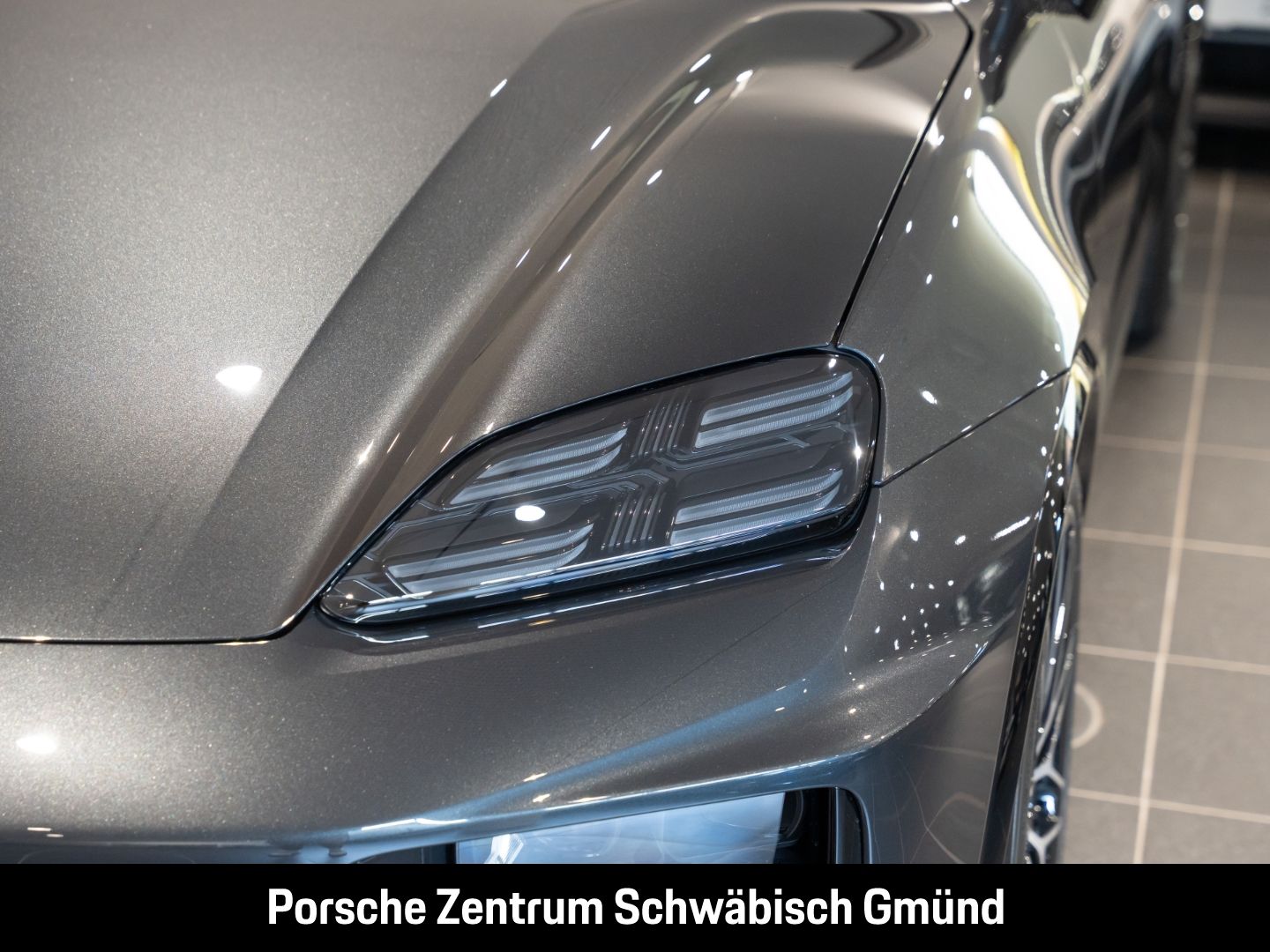 Porsche Macan Turbo BOSE Luftfederung Panoramadach LED