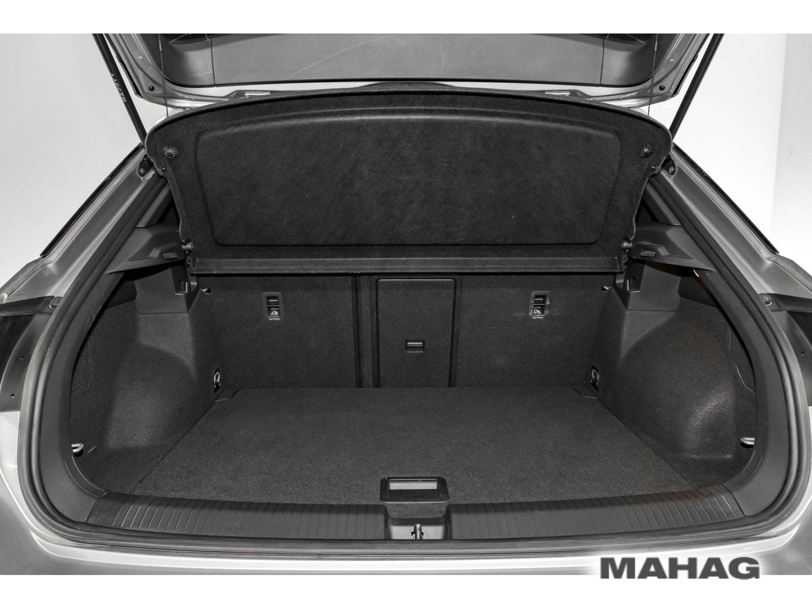 Volkswagen T-ROC 1.5 TSI Style BlackStyle - Samsaru's Car Outlet