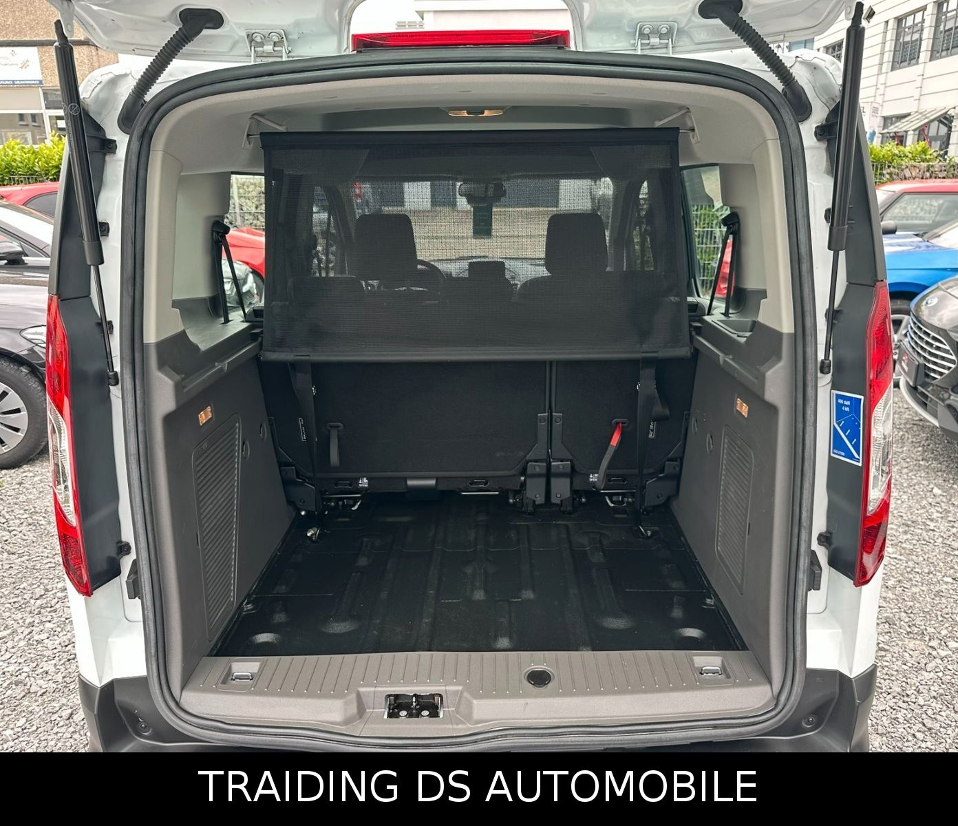 Ford Transit Connect - Samsaru's Car Outlet