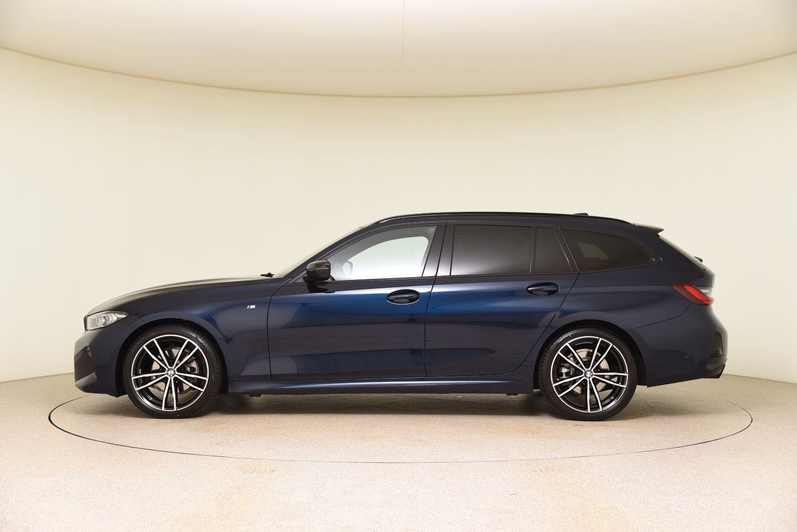 BMW 320d Touring xDrive M Sport - Samsaru's Car Outlet
