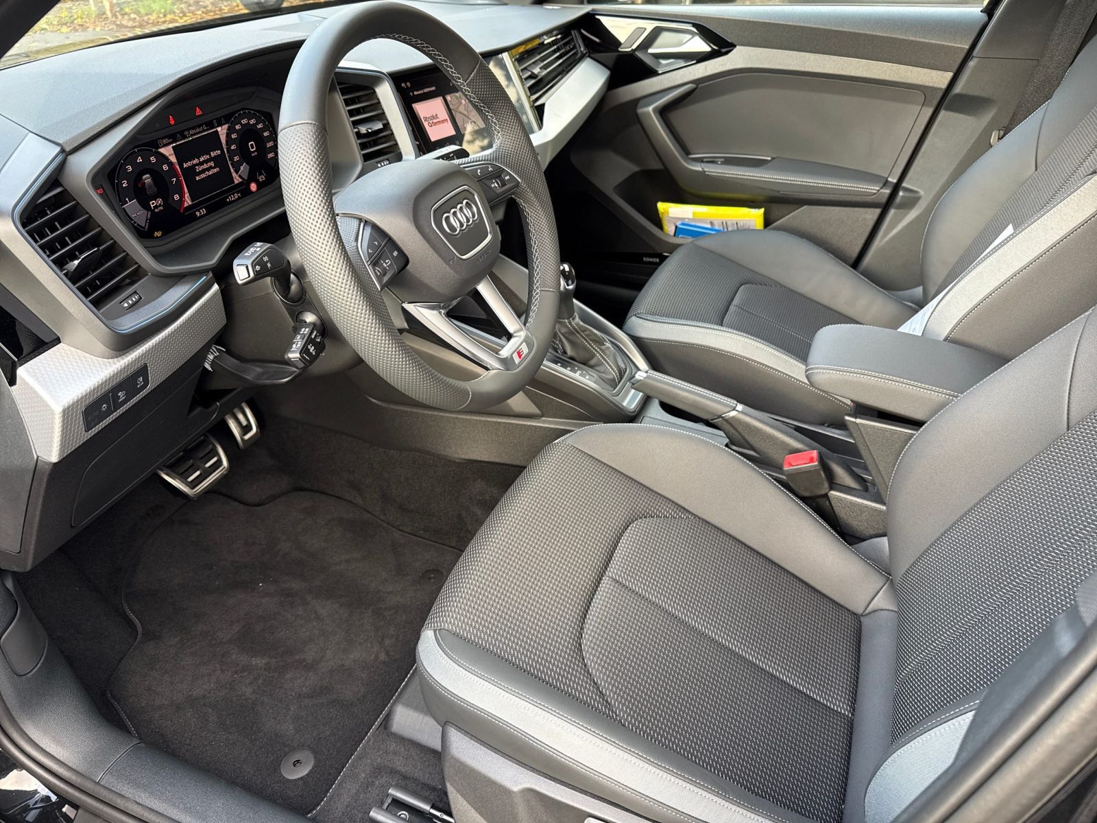 Audi A1 Sportback 40 2.0 TFSI S line DSG, RFK, NAVI