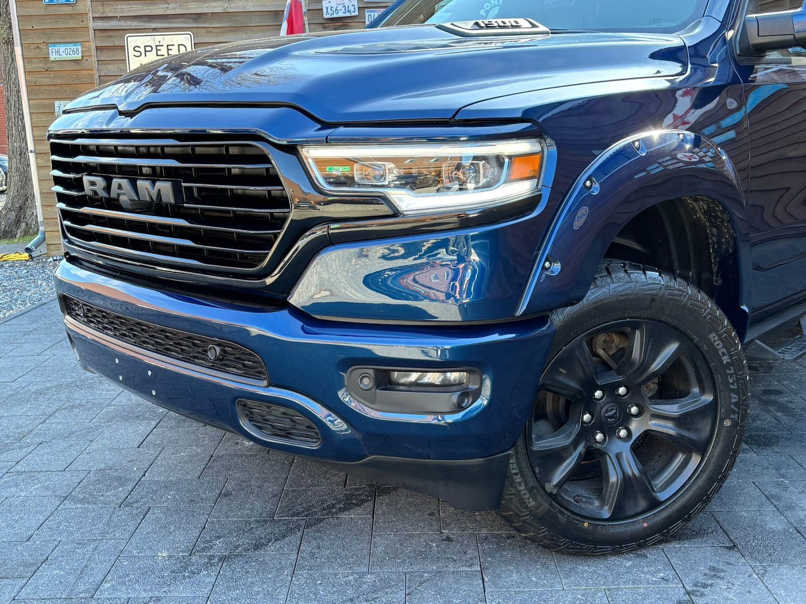 Dodge RAM 1500 Laramie 5,7L 4x4 AHK 12´´LED H&K LPG