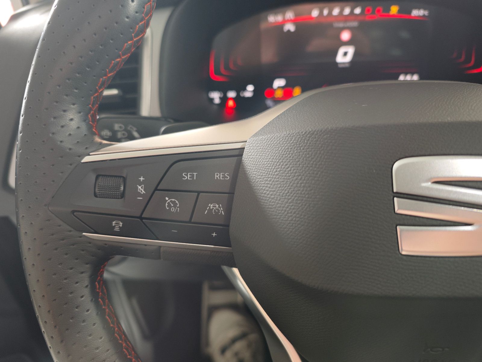 Seat Ateca FR 2.0TDI DSG AHK|ACC|FullLink|Kam