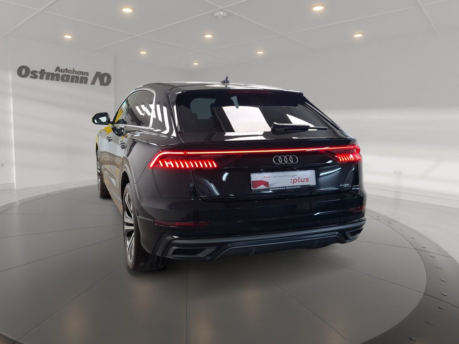 Audi Q8 50 TDI quattro S-Line 360 Pano B&O STH ACC AH