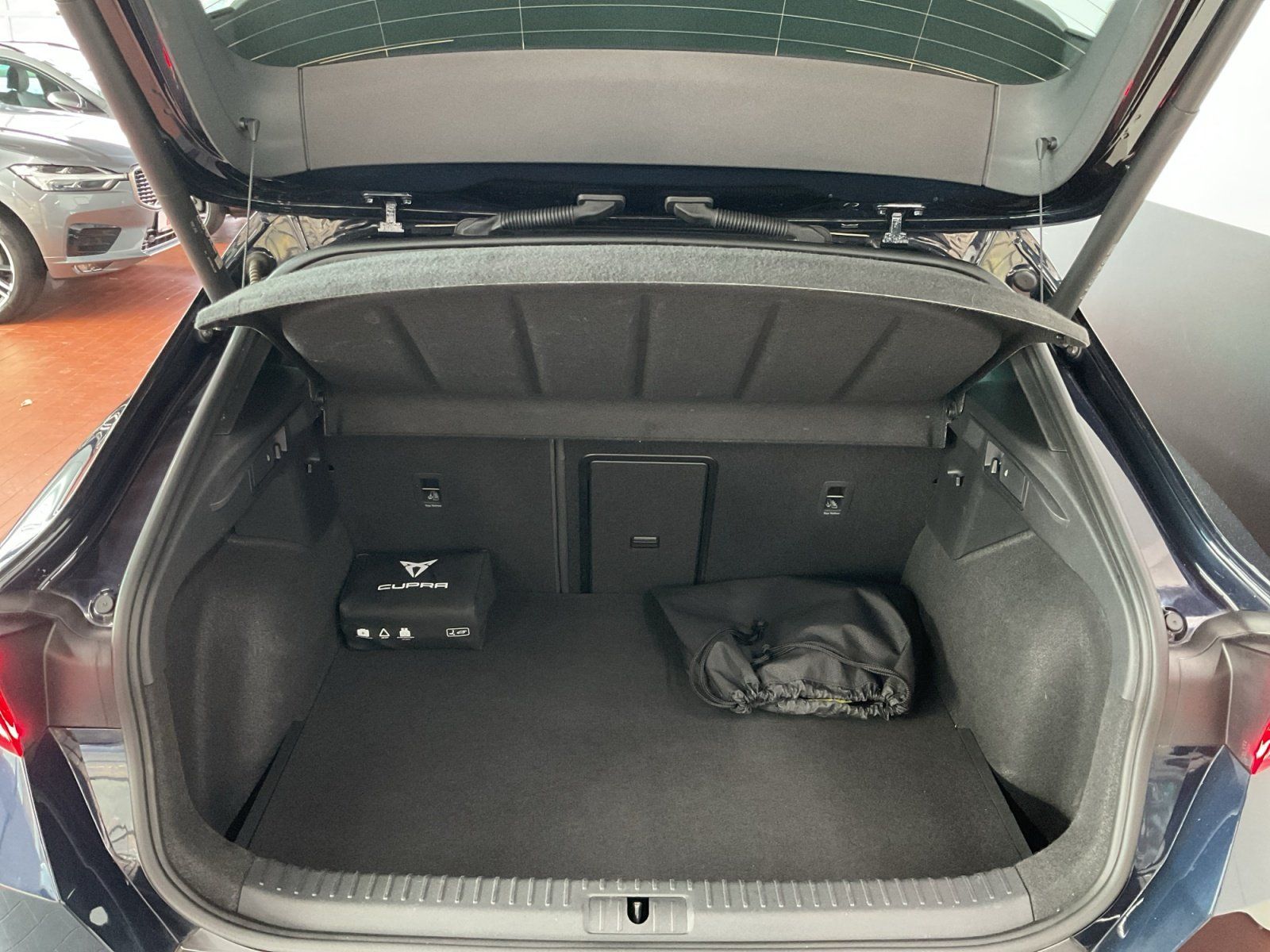 Cupra Formentor 1.4 DSG VZ NAVI LED AHK