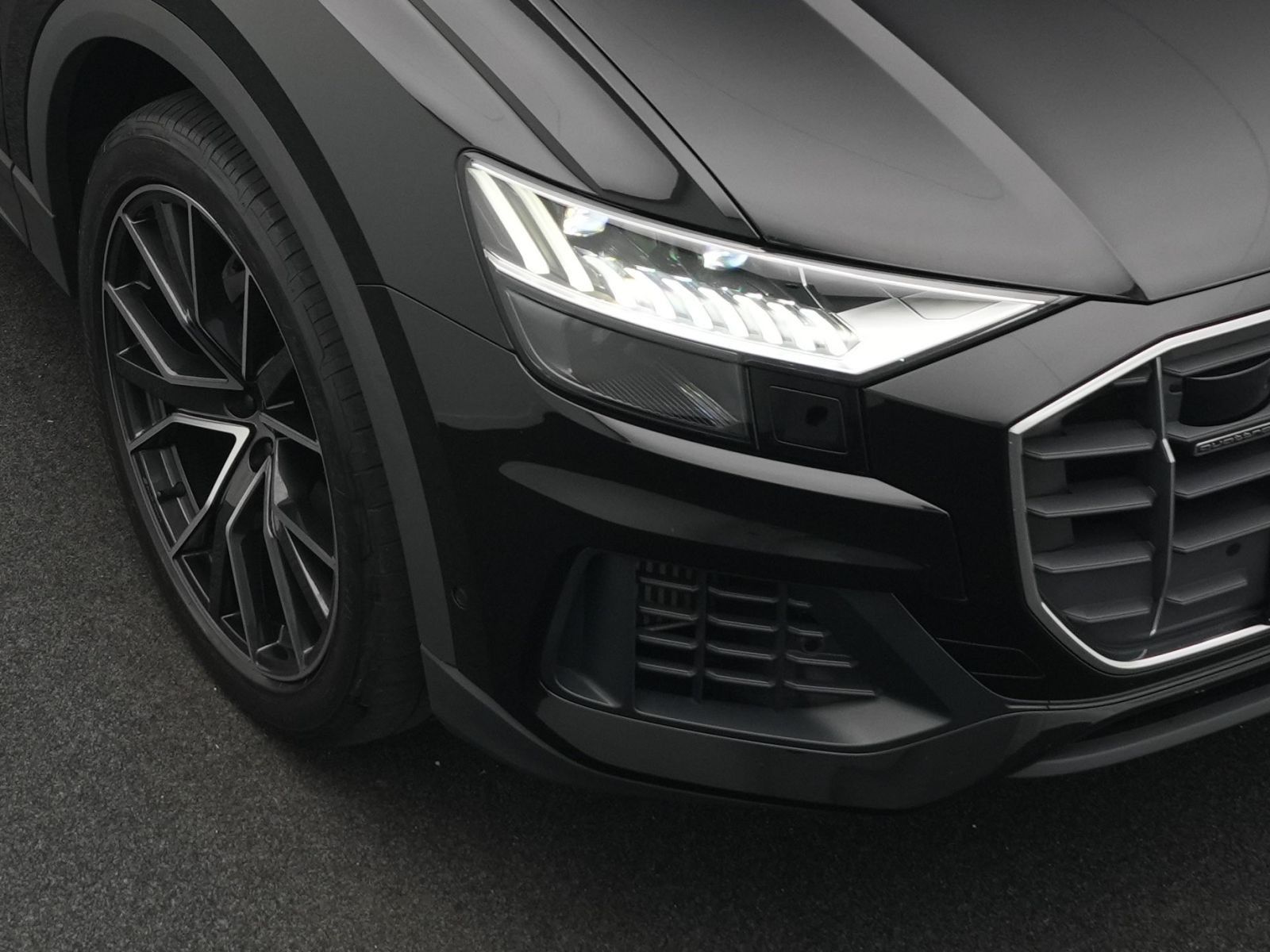 Audi Q8 55 TFSI quattro tiptronic 2x S line