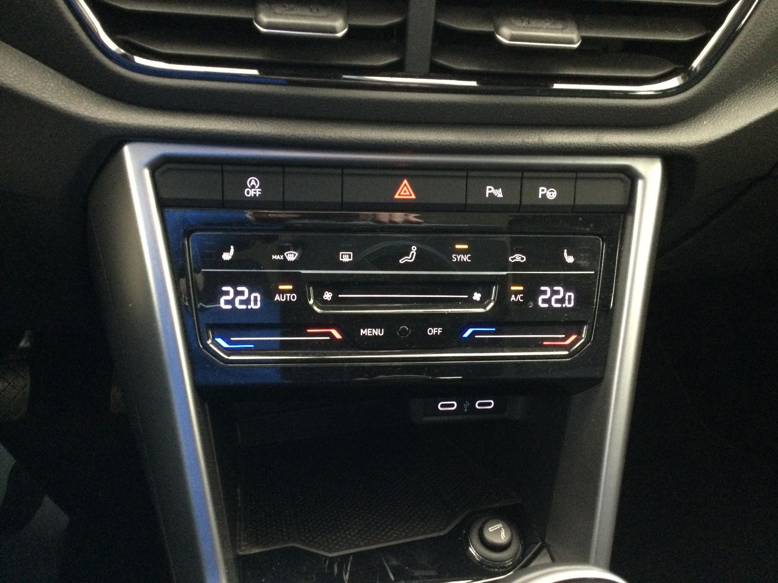 Volkswagen T-Roc Life - Samsaru's Car Outlet