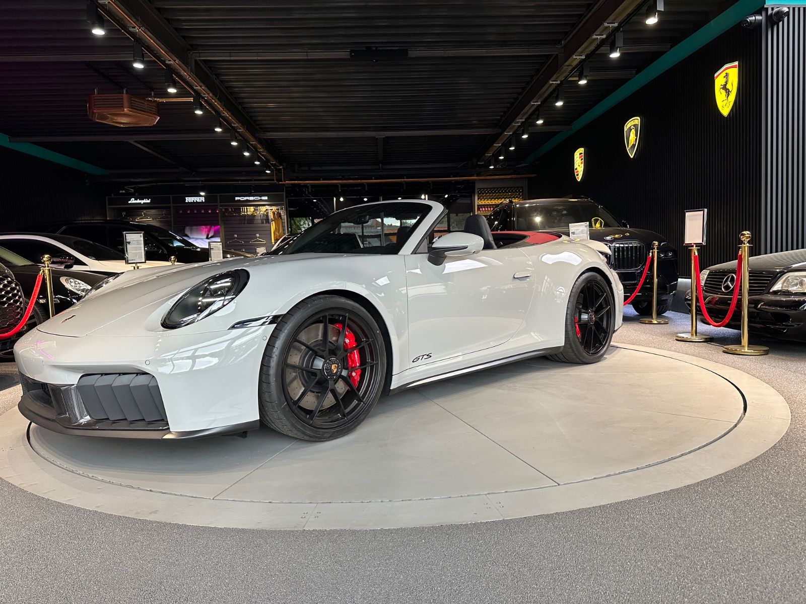 Porsche 992 911 Carrera 4 GTS T-Hyb - Samsaru's Car Outlet
