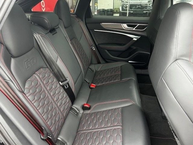 Audi RS6 Performance/Black-Red/22"/Pano/B&O