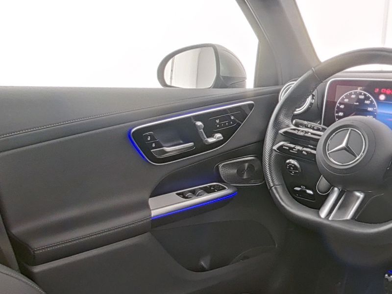Mercedes-Benz GLC 300 4M AMG Line 2x MBUX+Led+Pano+AHK+Distro
