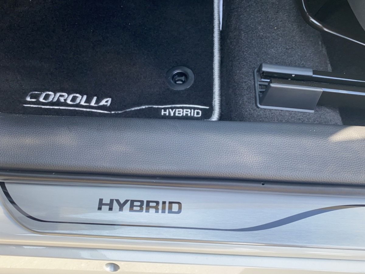 Toyota Corolla 2.0 Hybrid TS Team - Samsaru's Car Outlet