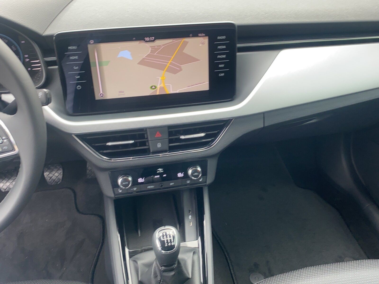Skoda KAMIQ 1.5 TSI Business - Samsaru's Car Outlet