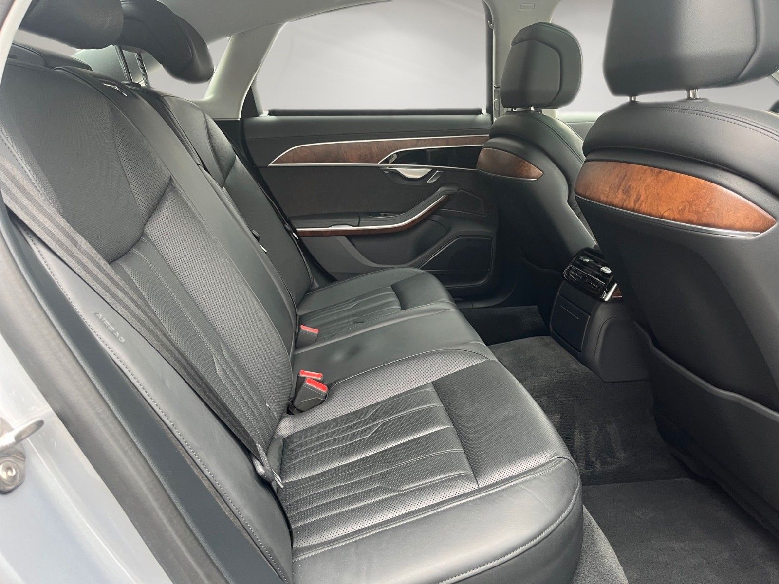 Audi A8 60 TFSI quattro - Samsaru's Car Outlet