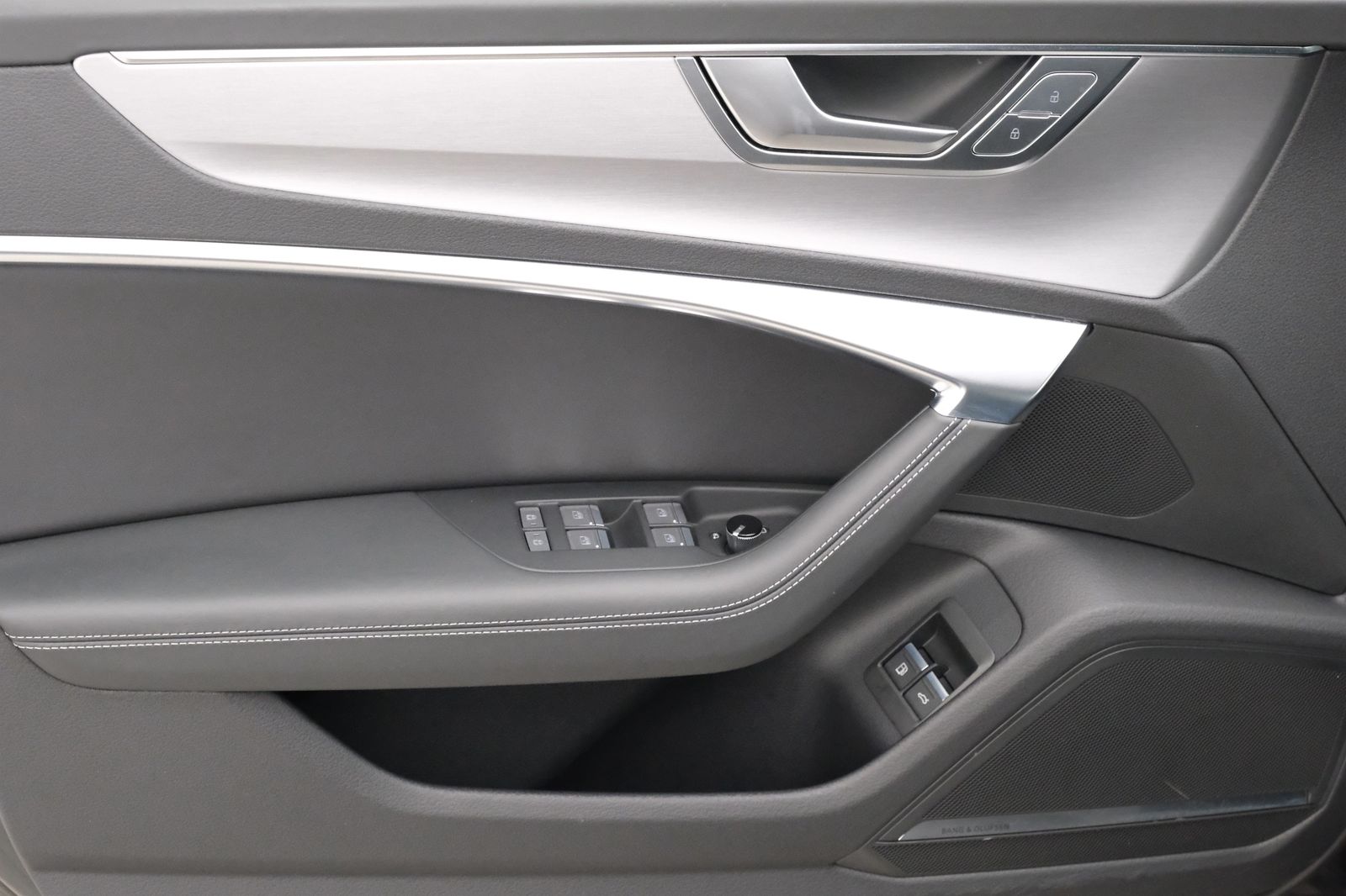 Audi A6 Avant 55 TFSIe Hybrid - Samsaru's Car Outlet