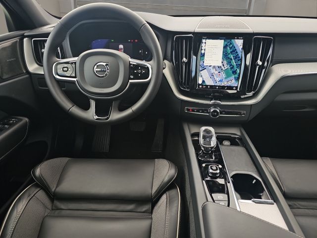 Volvo XC60 B5 AWD Ultimate Dark - Samsaru's Car Outlet