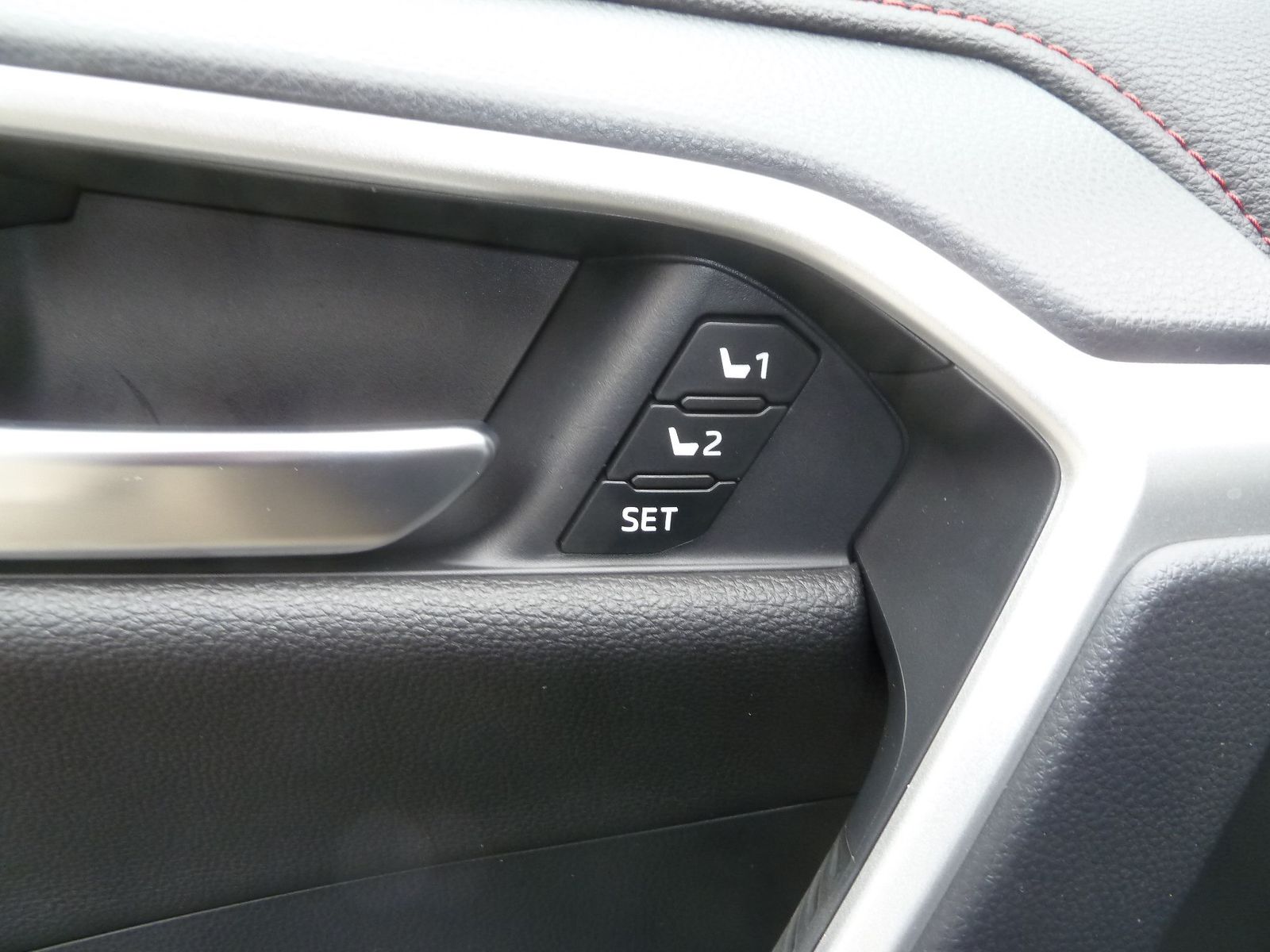Toyota RAV4 Plug-in Hybrid 4x4 Style *8-fach/AHK*