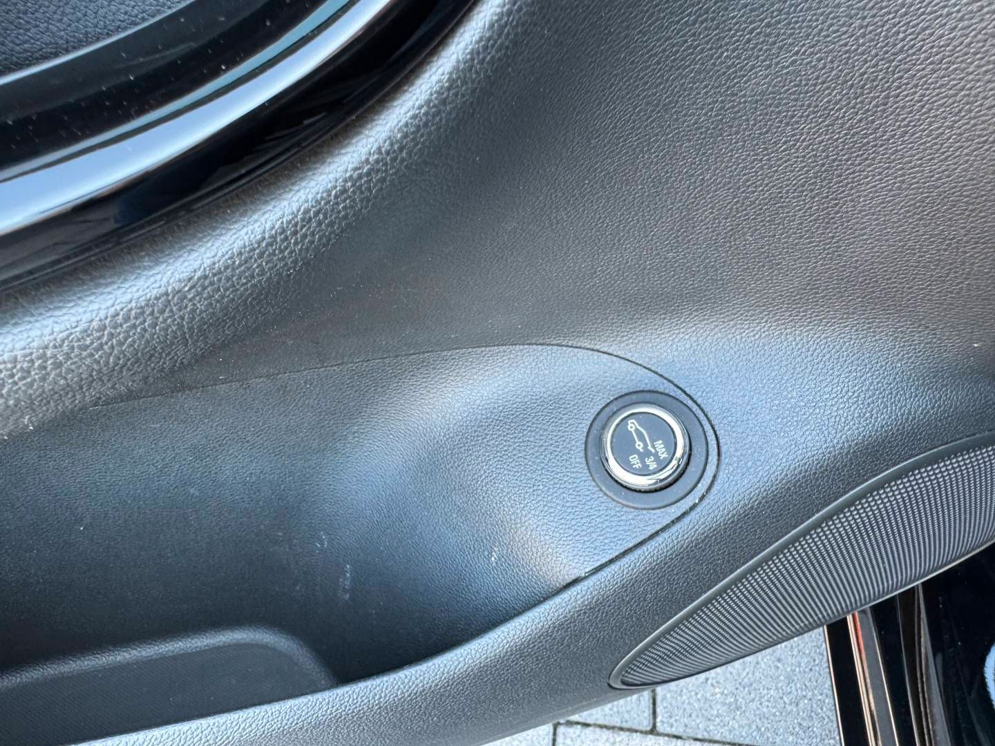 Opel ASTRA ST 1.5D Elegance - Samsaru's Car Outlet
