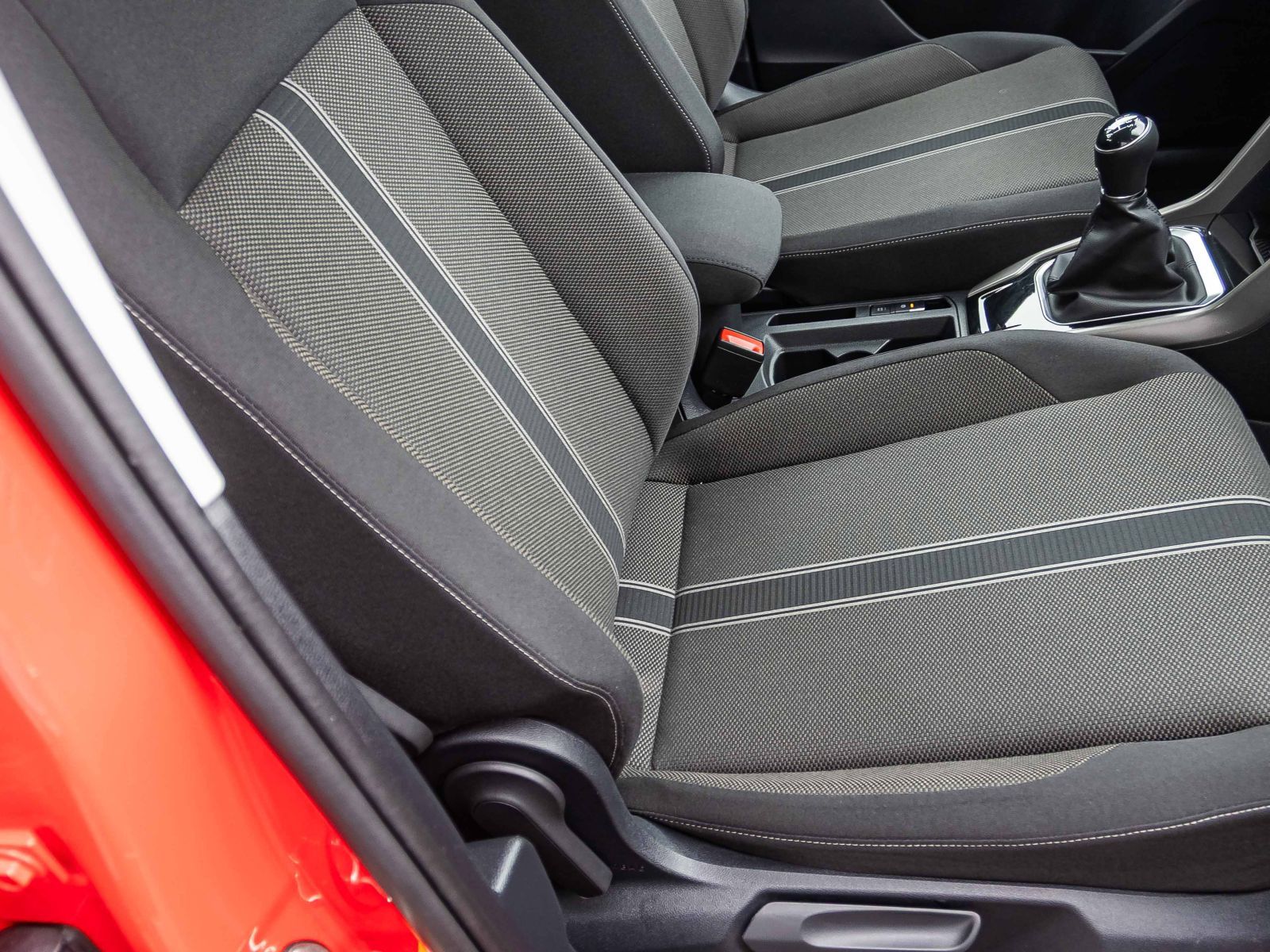 Volkswagen T-Roc 1.0 TSI Style - Samsaru's Car Outlet