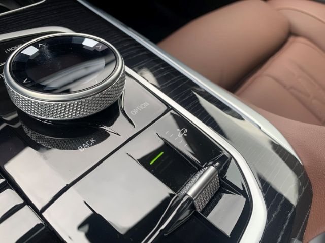 BMW X5 XDRIVE50E Sportpaket HUD Luftfederung AD Nive